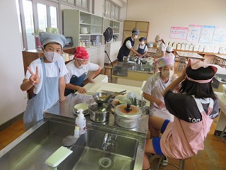 5月26日(月) 調理実習 ゆでやさい